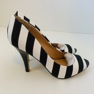 Open toe striped heels